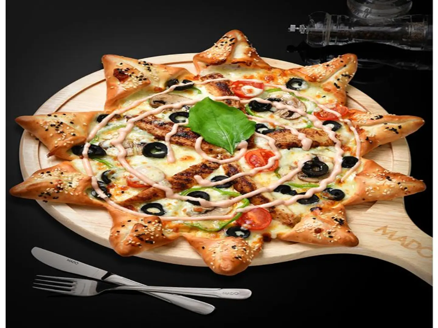 Dynamite Chicken Pizza