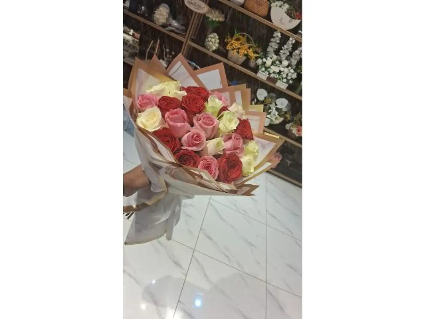 باقة ورد جوري ملون رقم ٣٠٠١