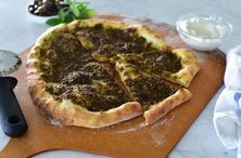 بيتزا زعتر وسط