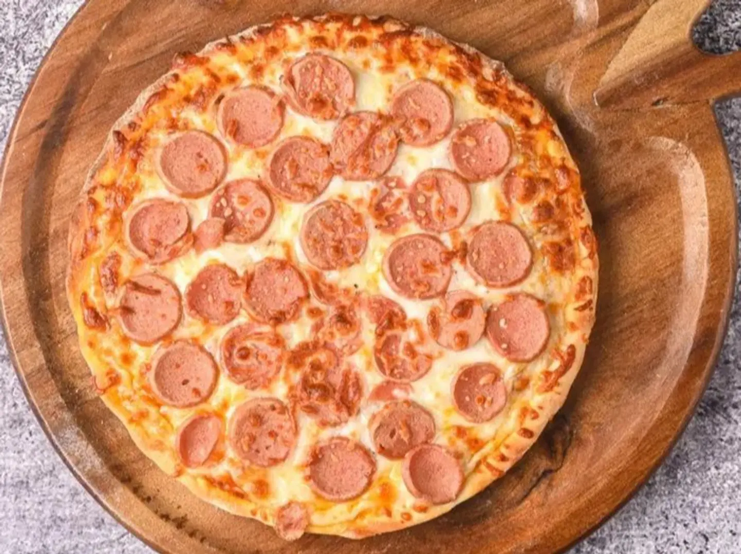 بيتزا ببروني (كبير)