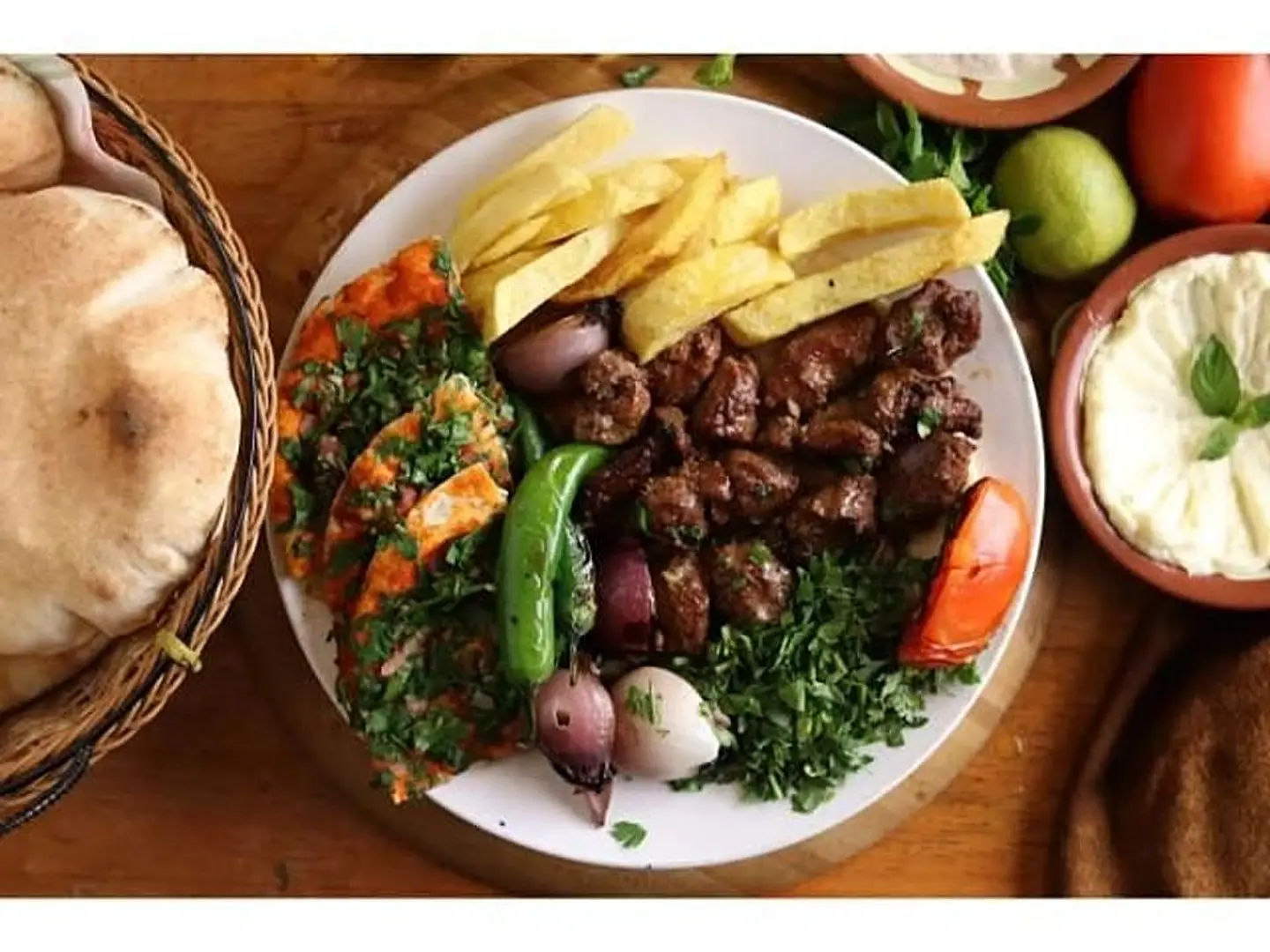 صحن ناجي الكبير