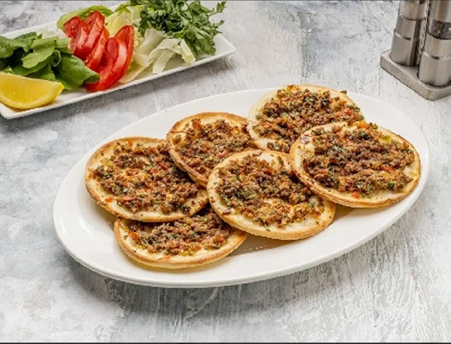 لحم بالعجين