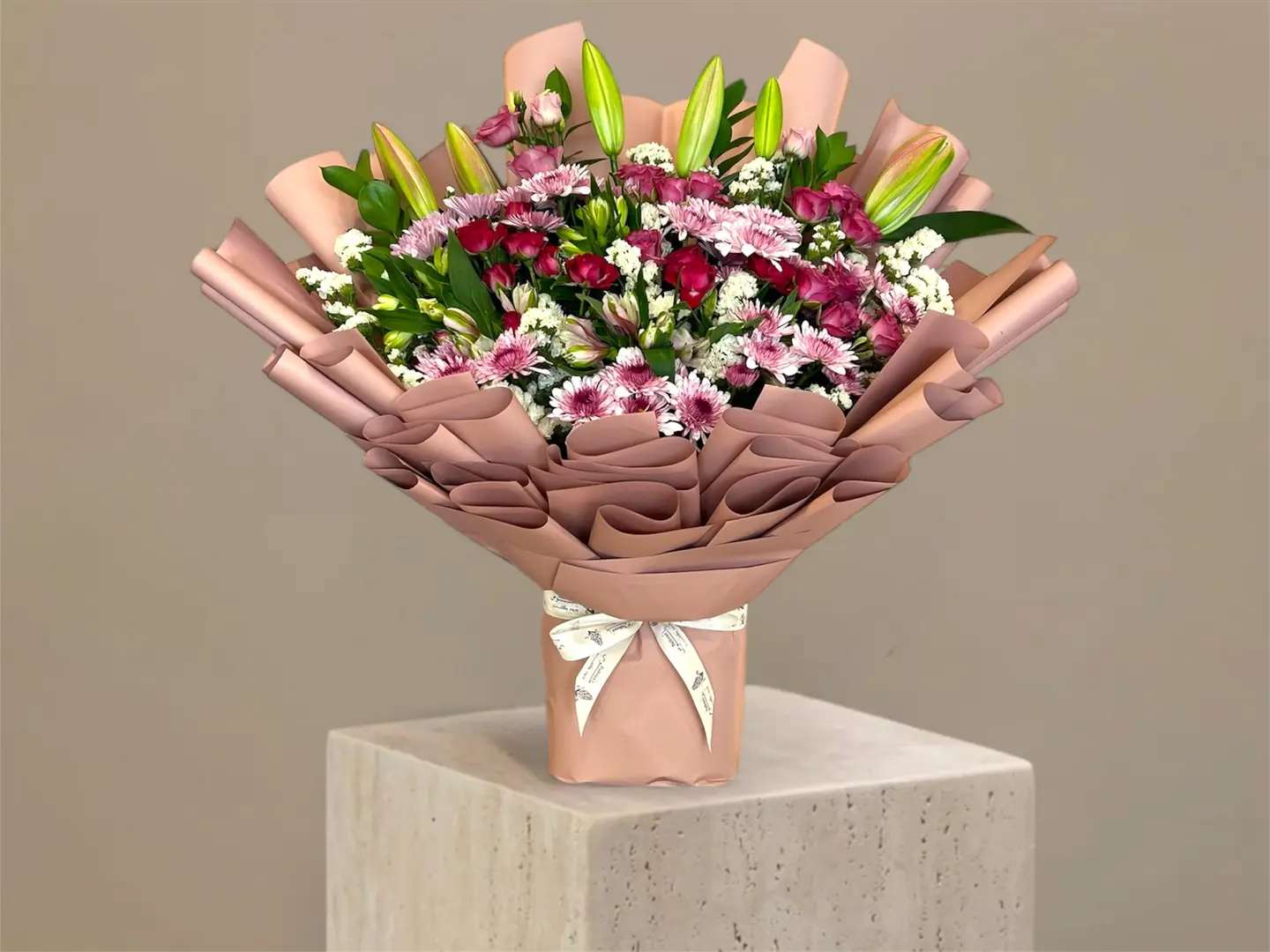 Cheerful Lily And Rose Bouquet