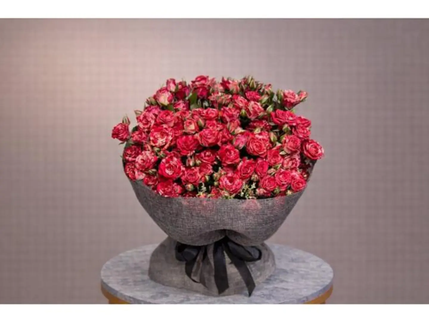 باقة همسات الورد