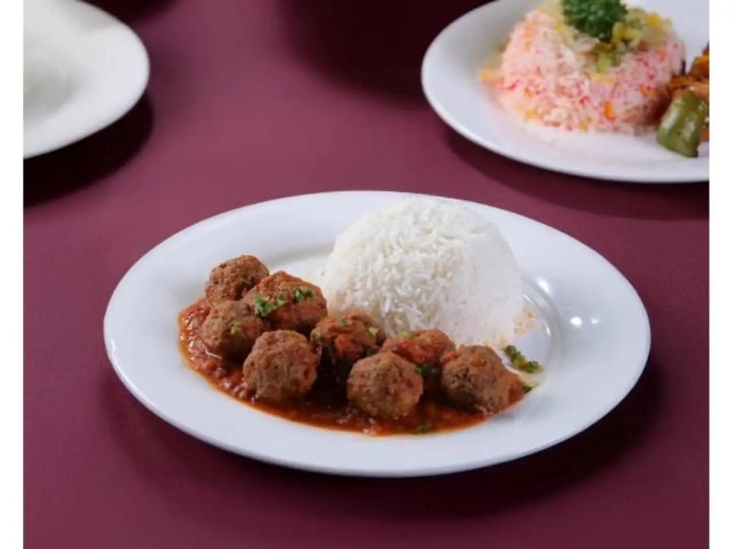 كرات اللحم بصوص الطماطم