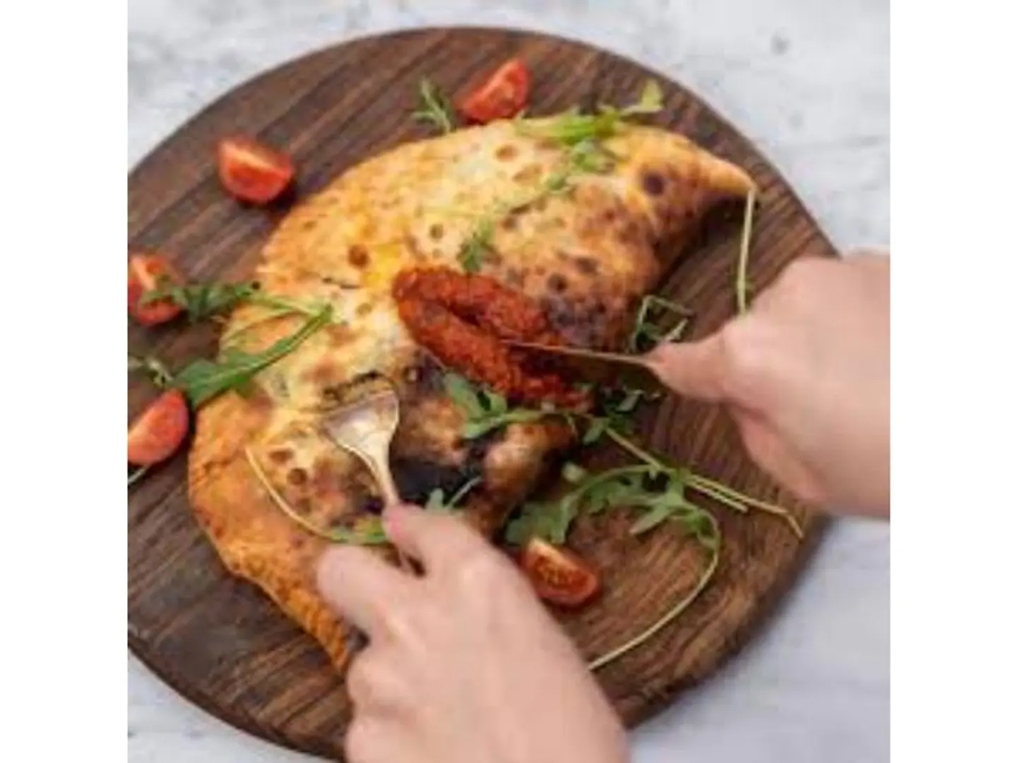 كالزوني استربس