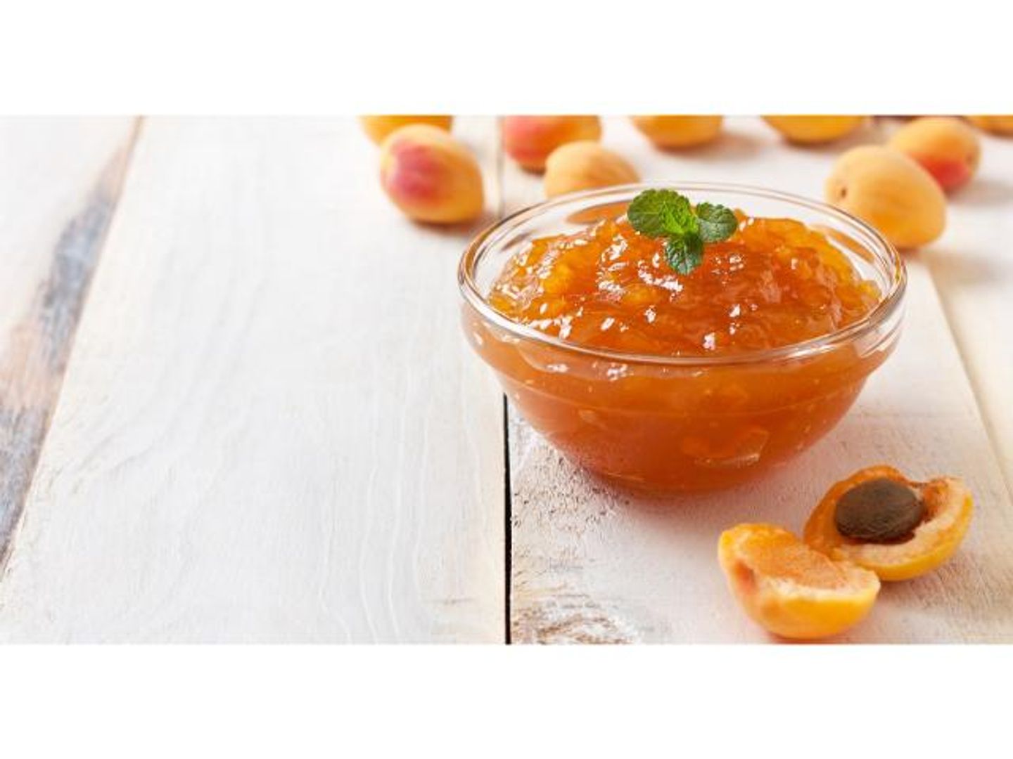 صحن مربى مع زبدة