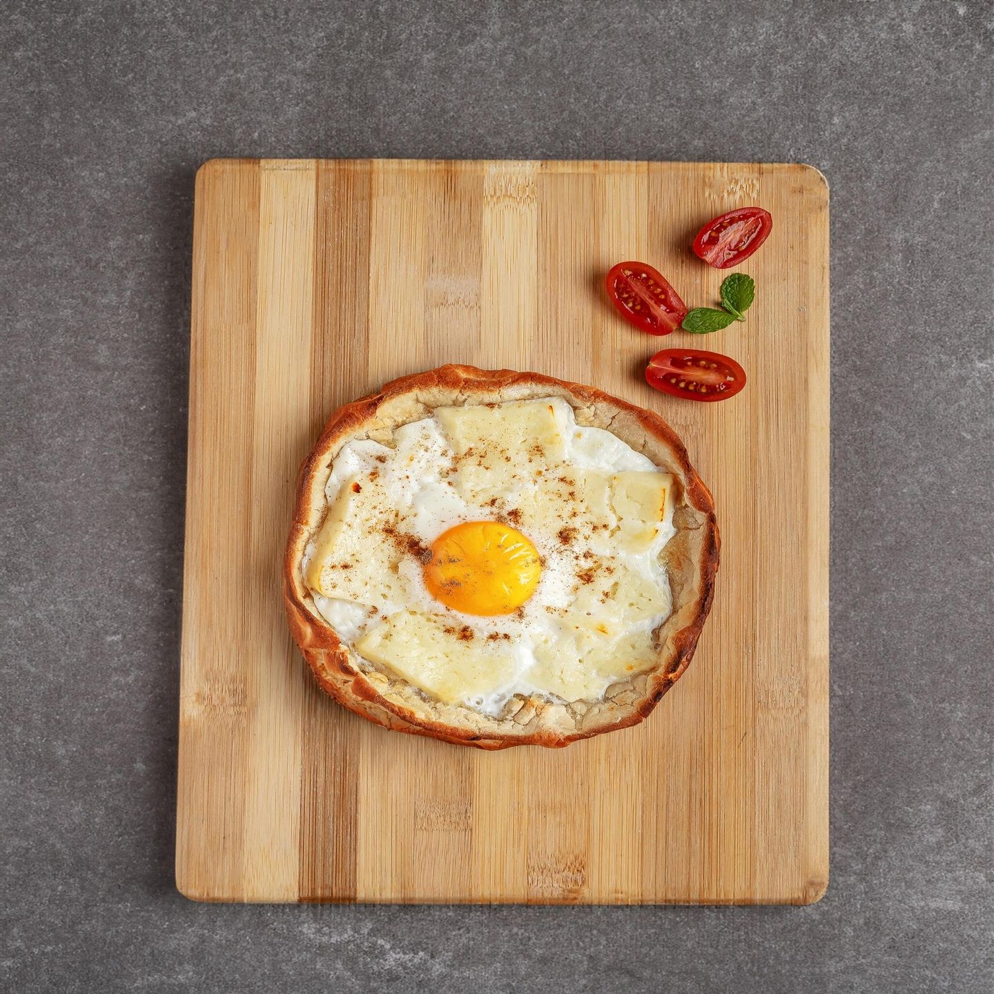 Egg And Halloumi Manoushe