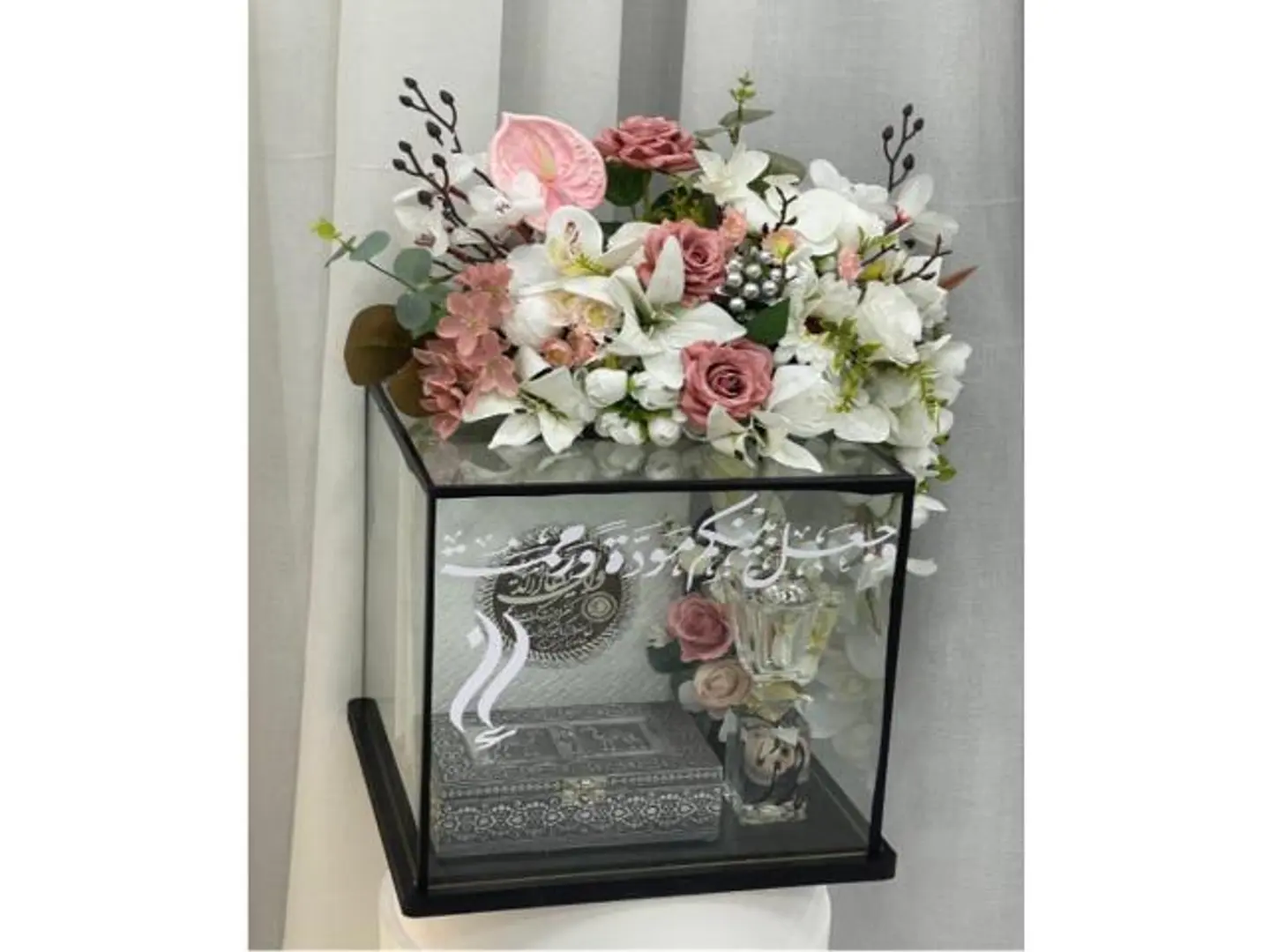 بوكس مهر مع ورد صناعي