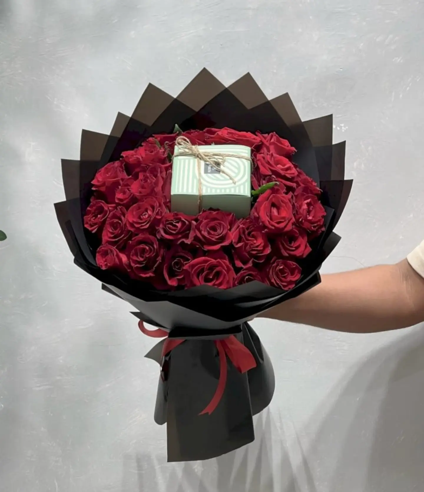 بوكية احمر معا شكولاتة باتشي