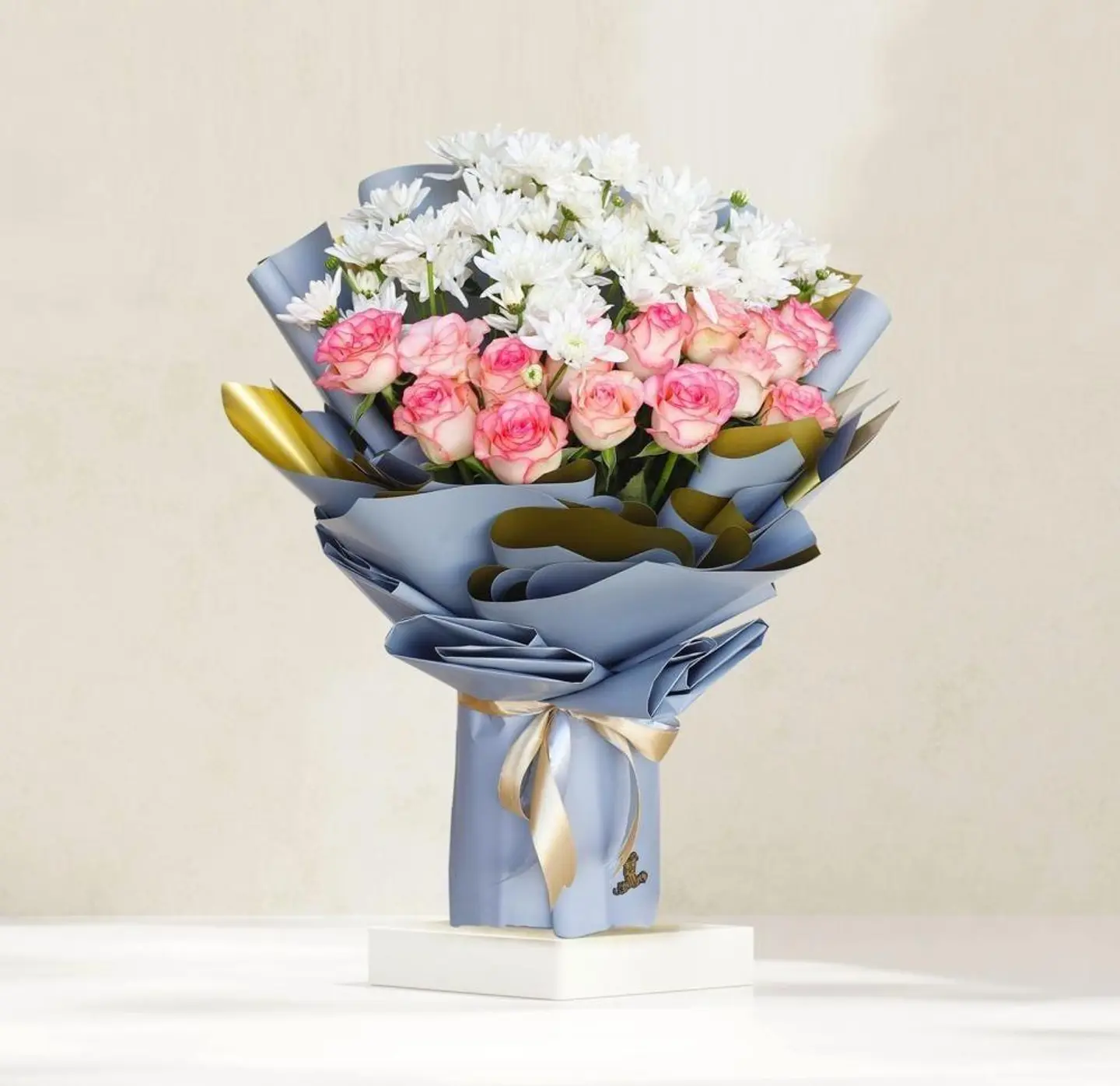 باقة قطوف الجوري والكريز