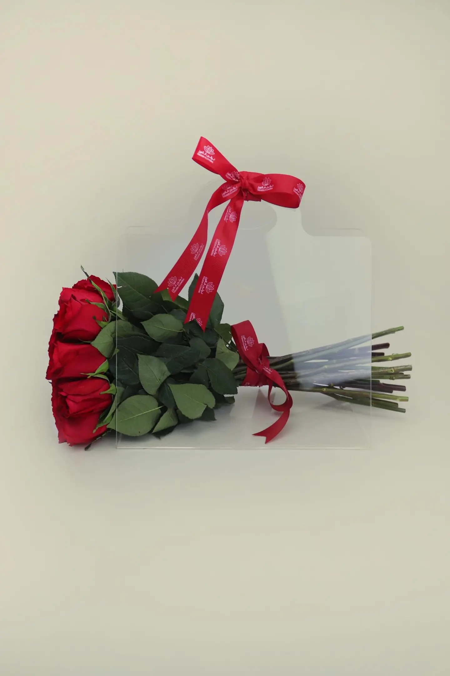 جوري الحب بحامل اكريلك شفاف