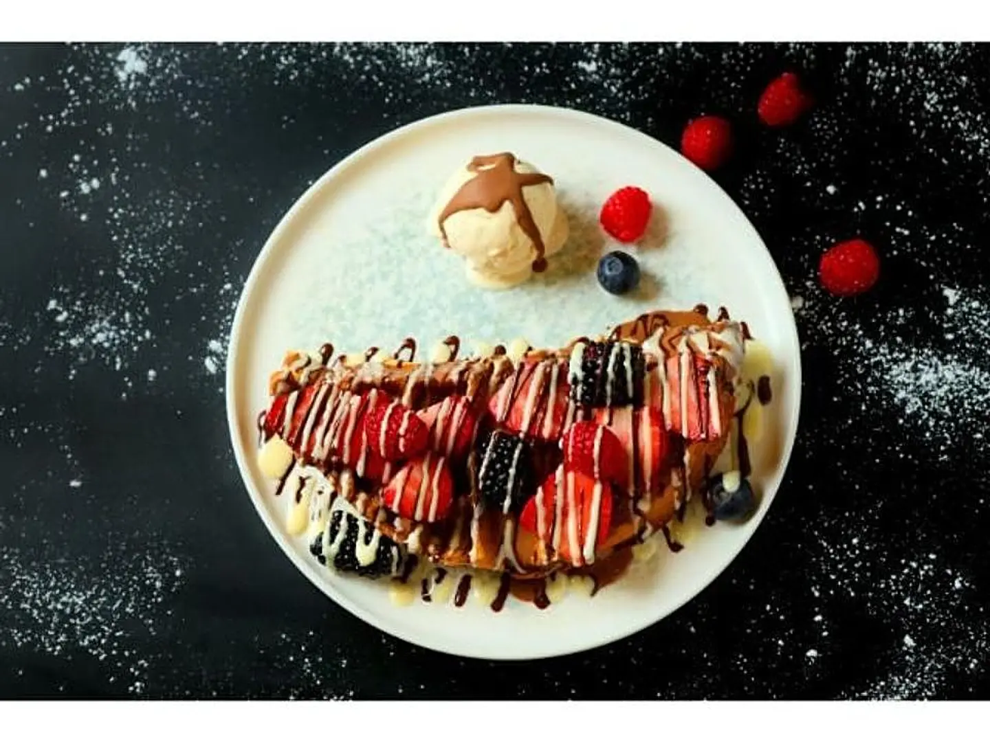 وافل مشكل مع توت