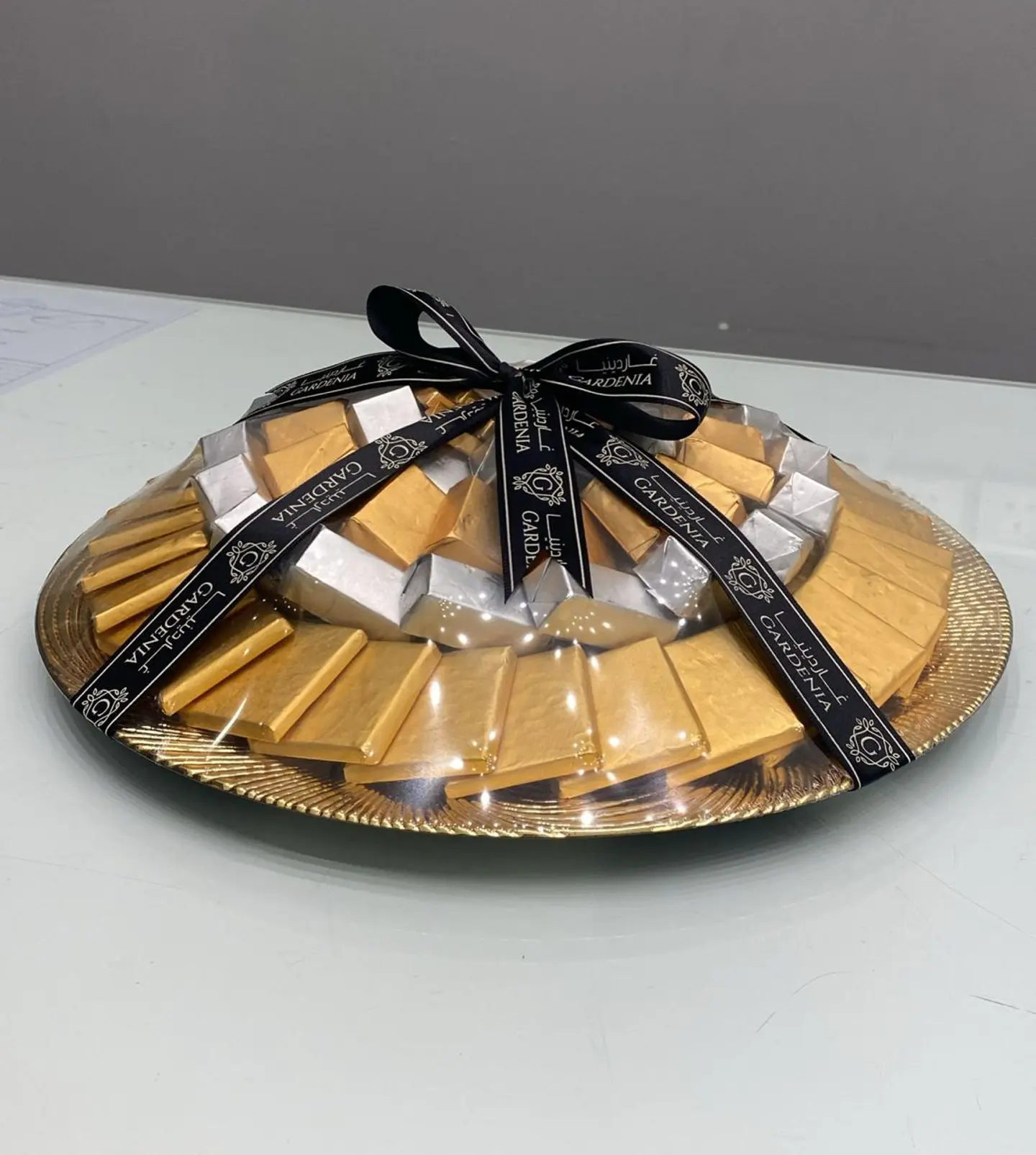 Chocolate Gardenia Tray 850g
