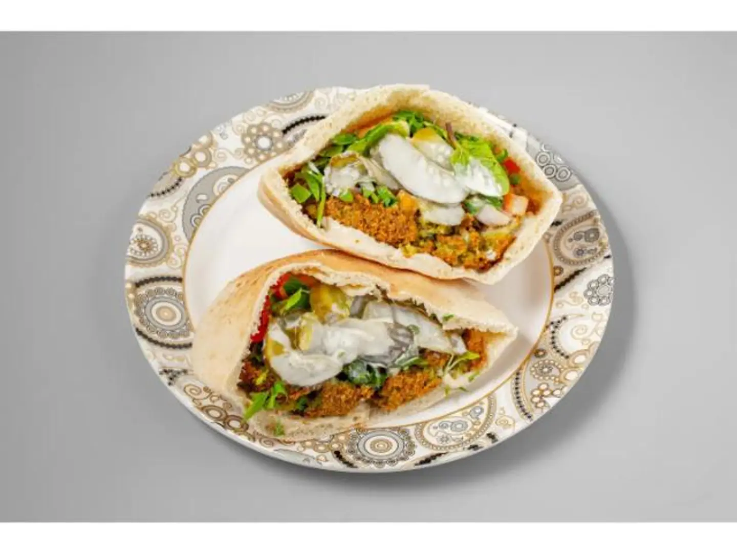 فلافل مع بيض وغنوج