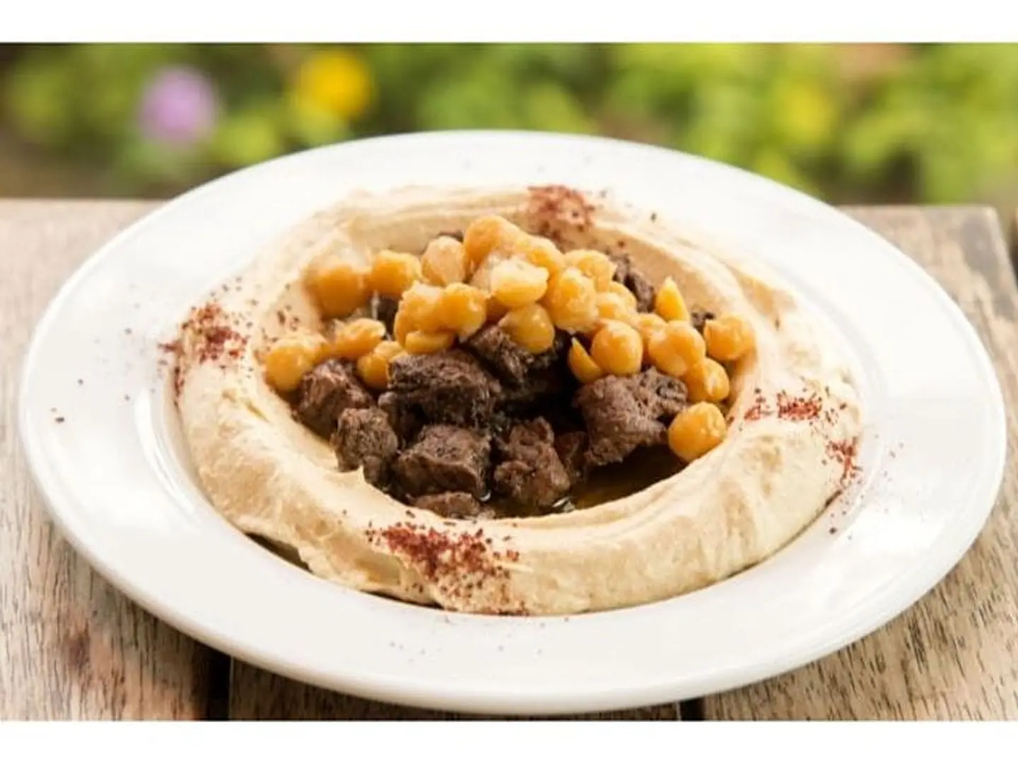 لحم بالطماط بالحمص