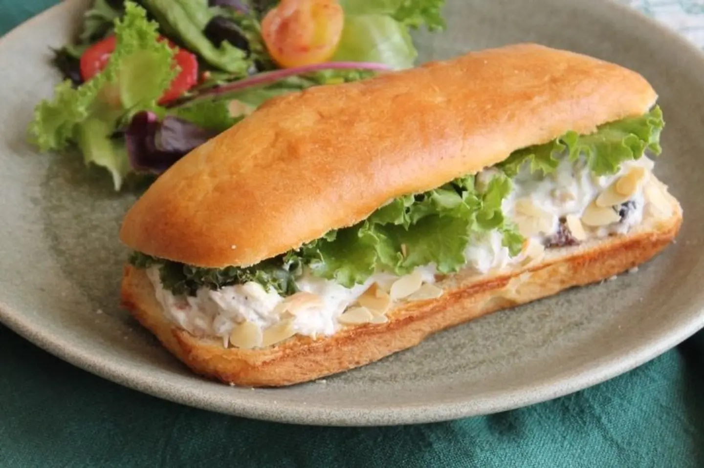 ساندوتش سلطة الدجاج