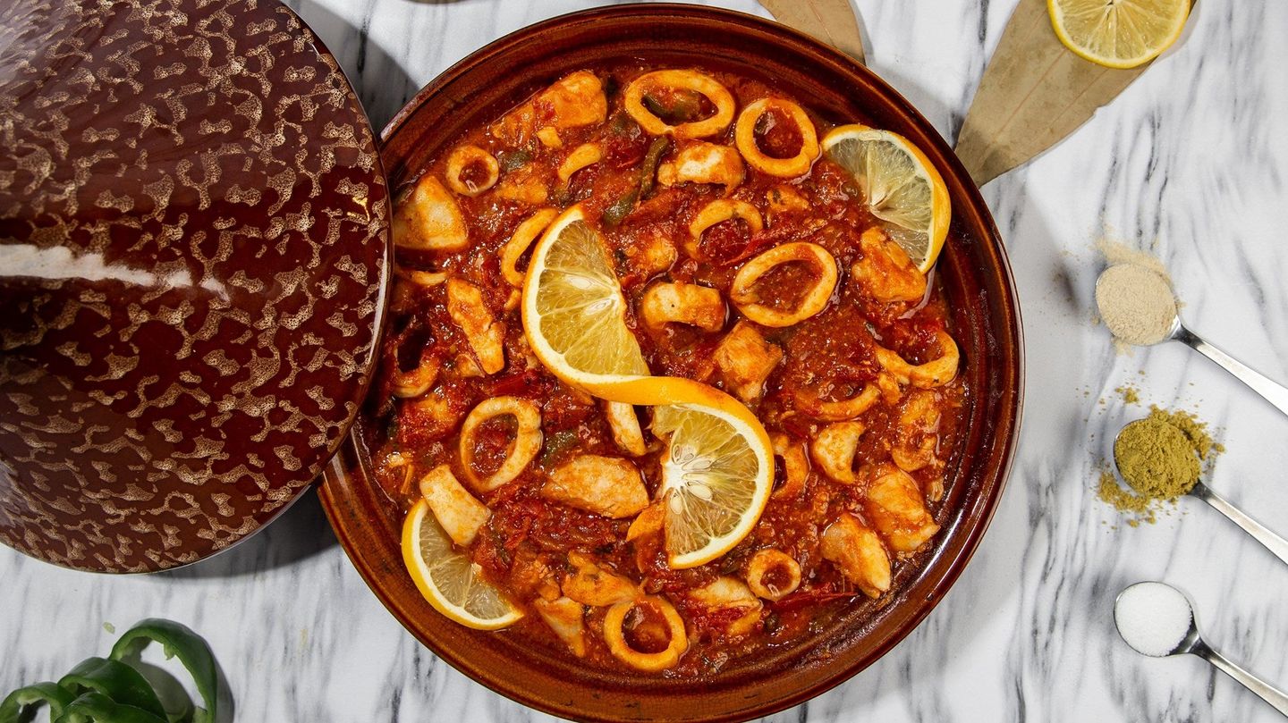 طاجن سي فود احمر
