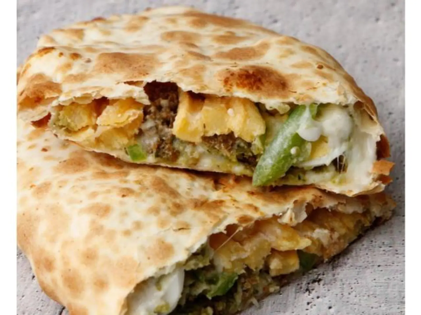 فطيرة طعمية وجبن