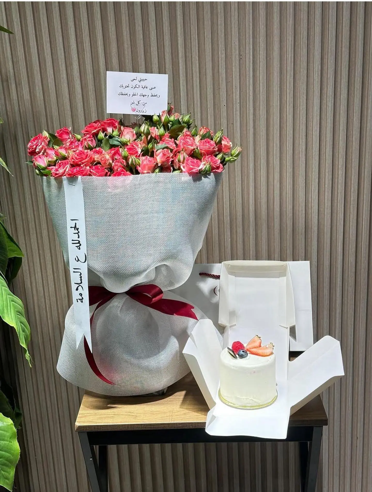 كيك كانديرا مع بوكيه ورد٦٦