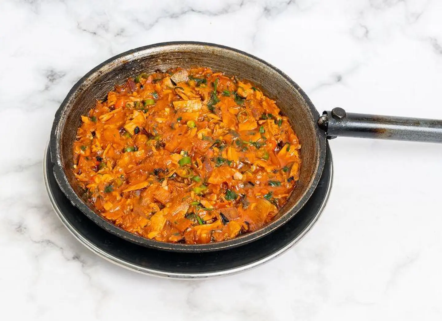 تونة بالحجر