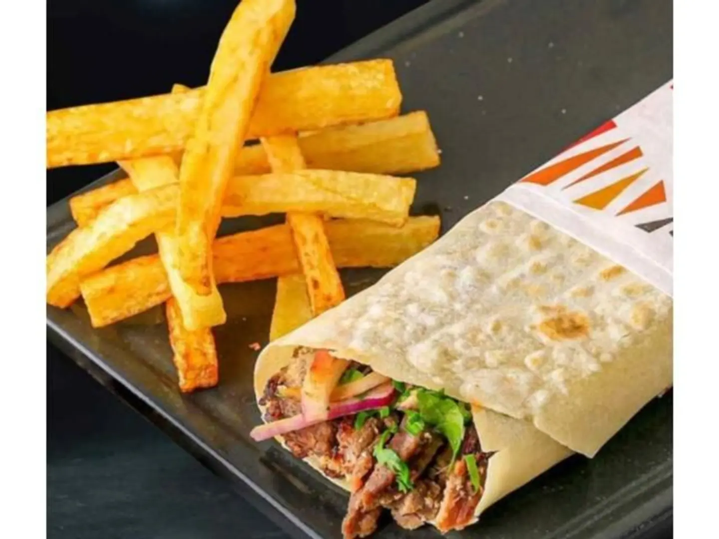 شاورما دجاج وسط بالجبنة