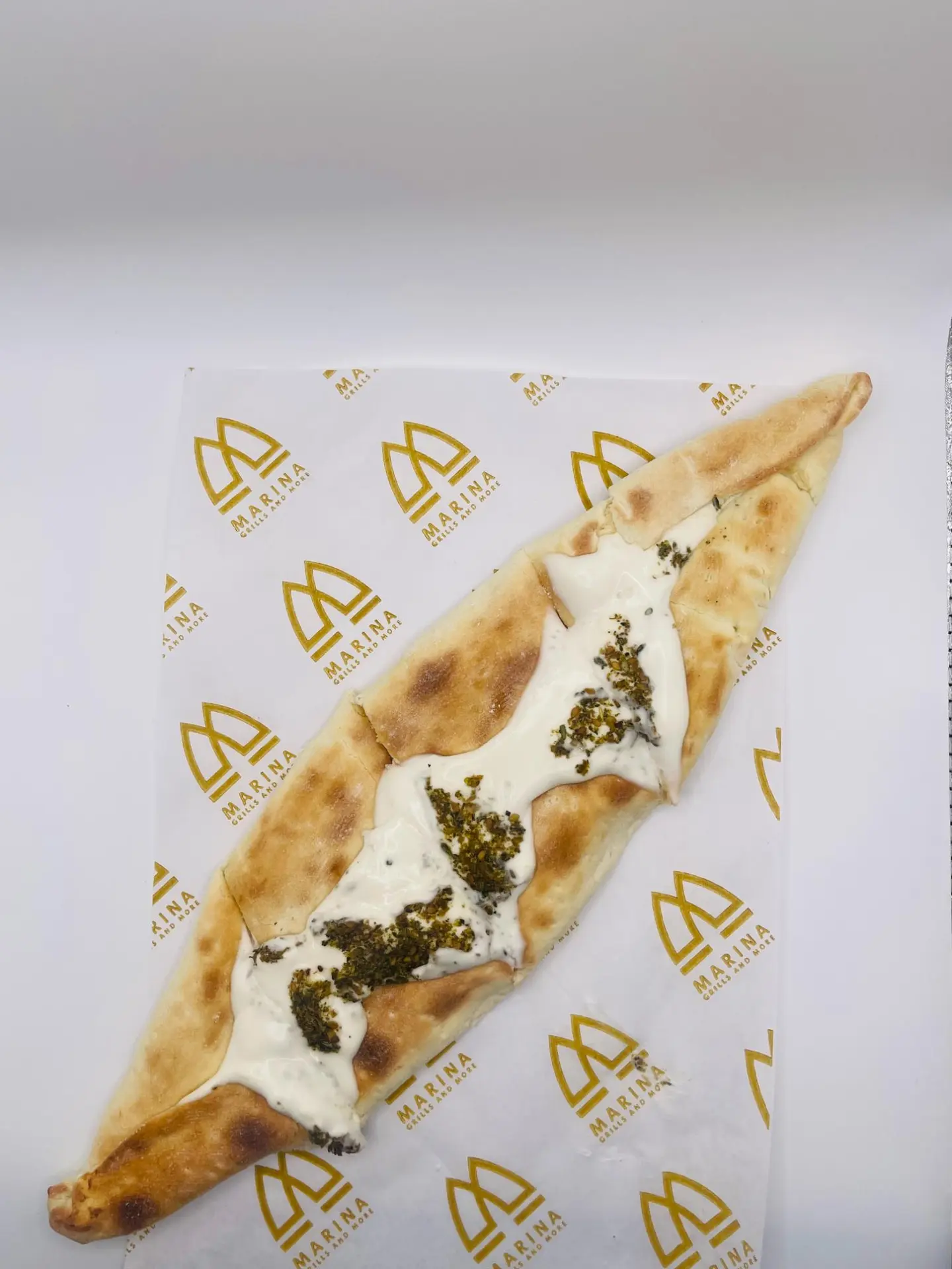 فطيرة لبنة بالزعتر