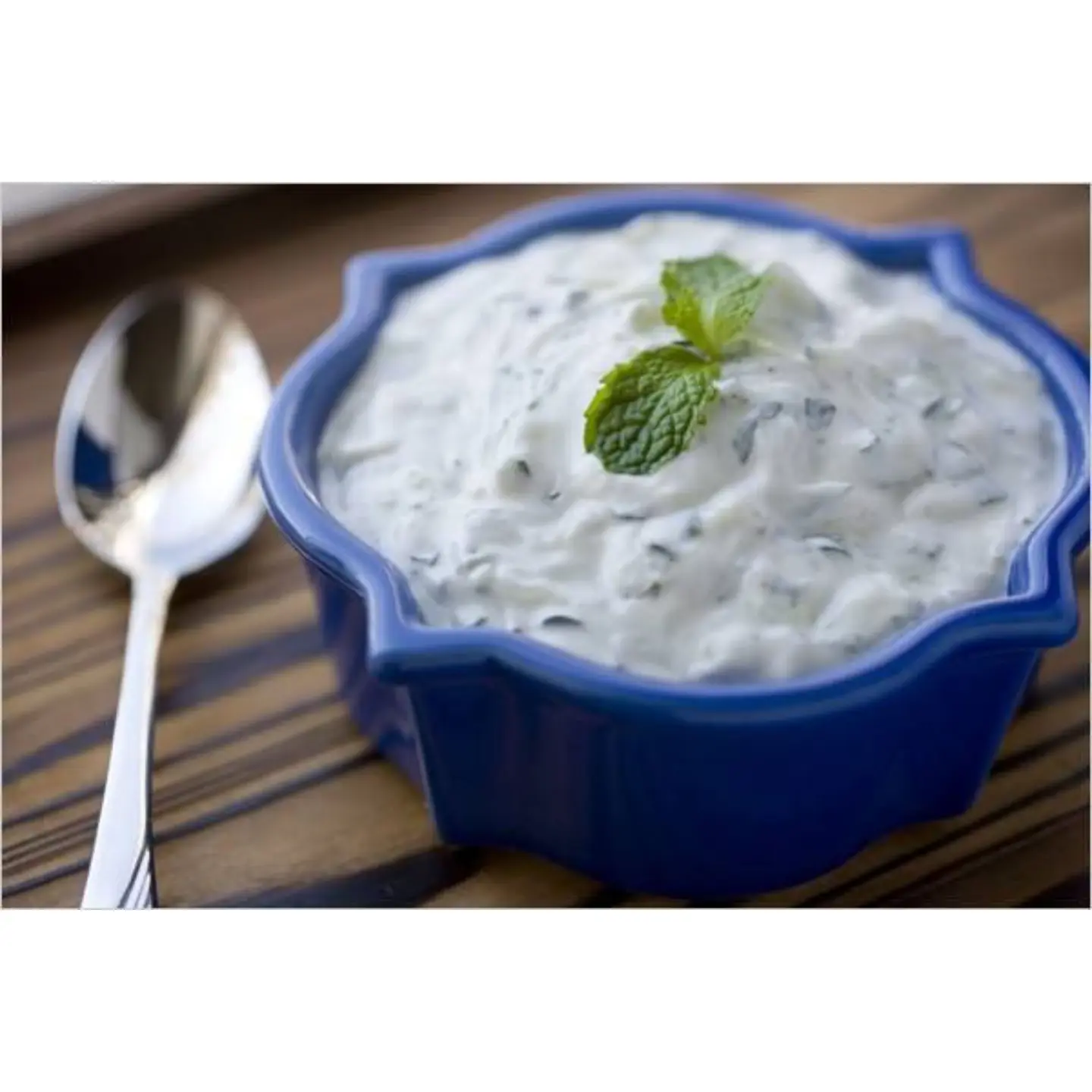 سلطة خيار باللبن