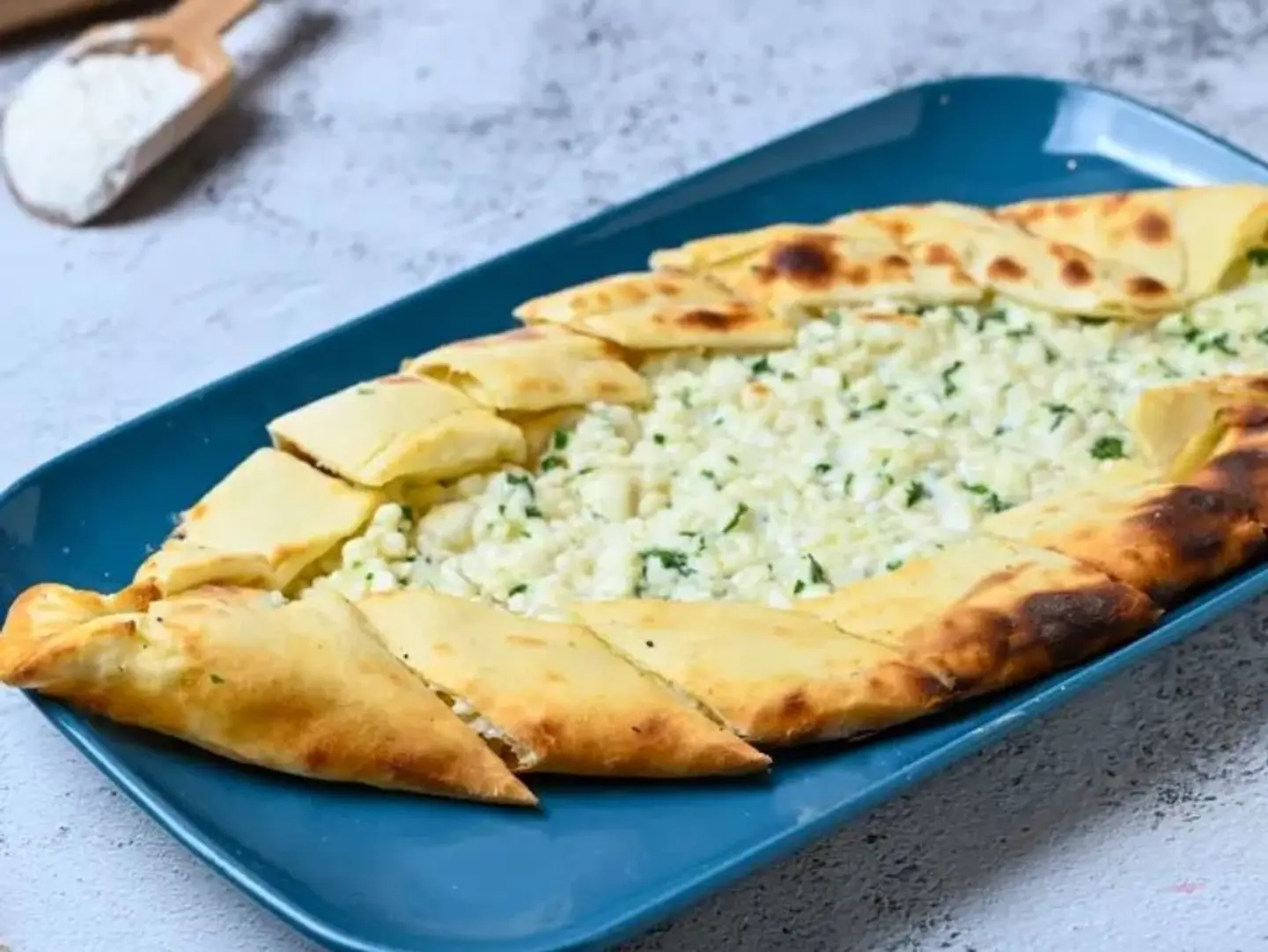 حلوم وزعتر بدبس الرمان