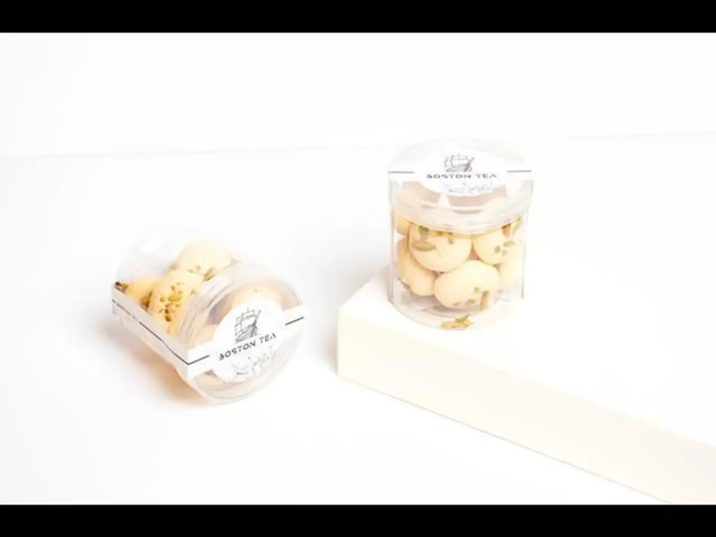 علبة غريبة بستاشيو