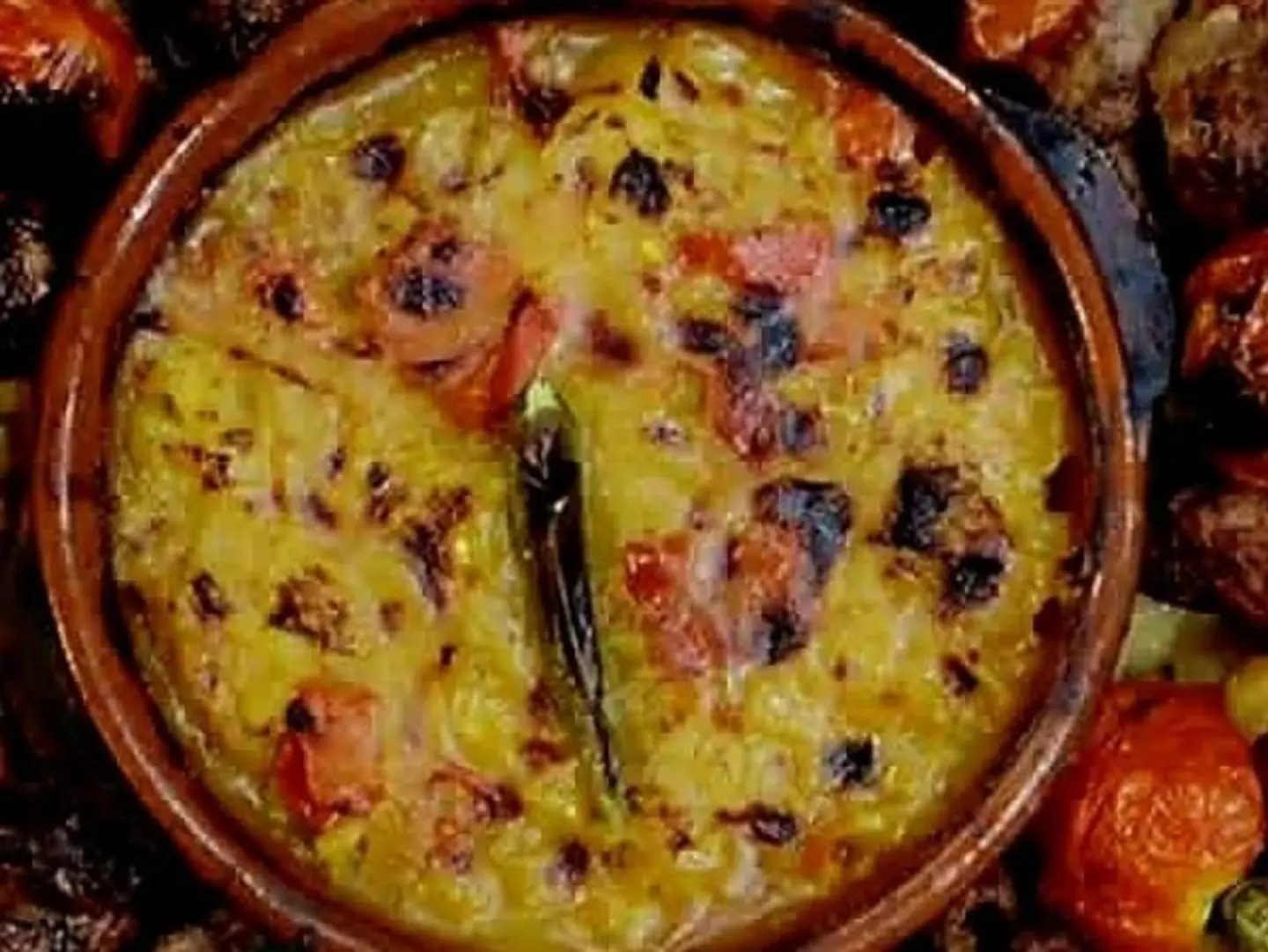 طاجن لحمه بالبصل مع ارز وخضار