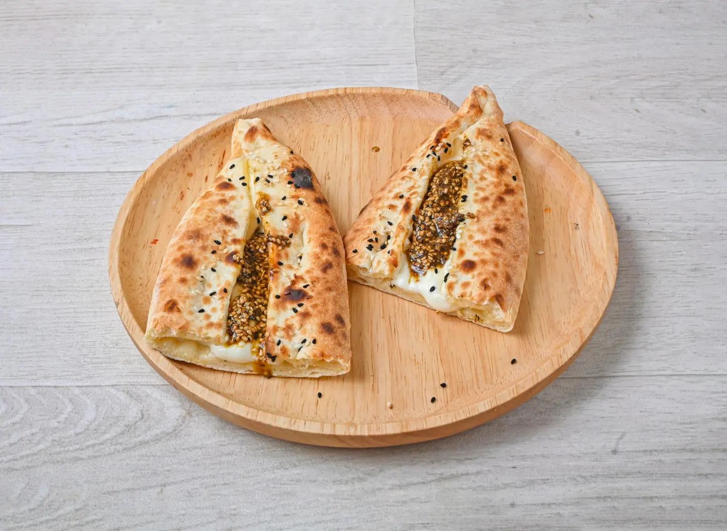 منقوشة لبنة زعتر