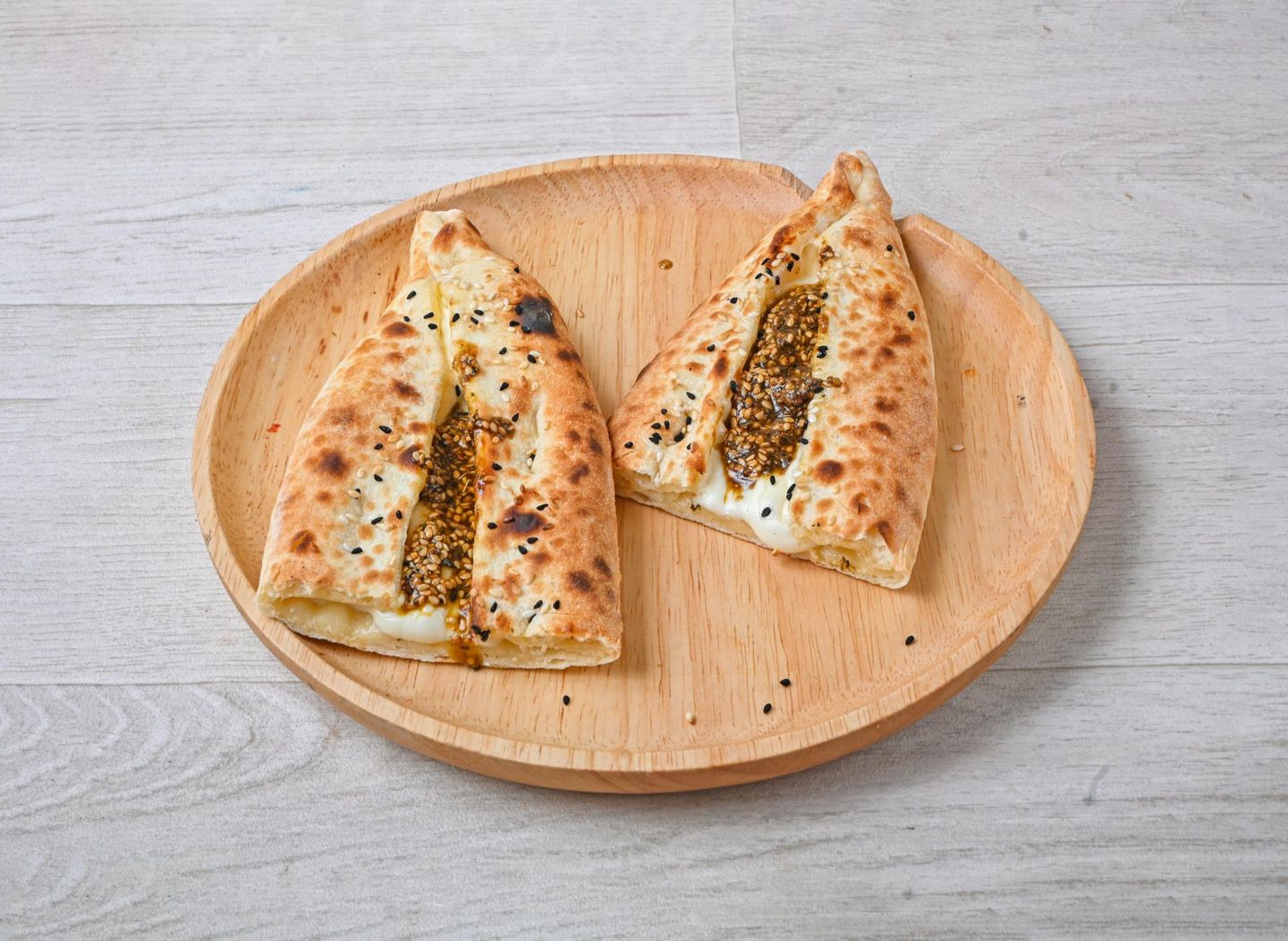 منقوشة لبنة زعتر