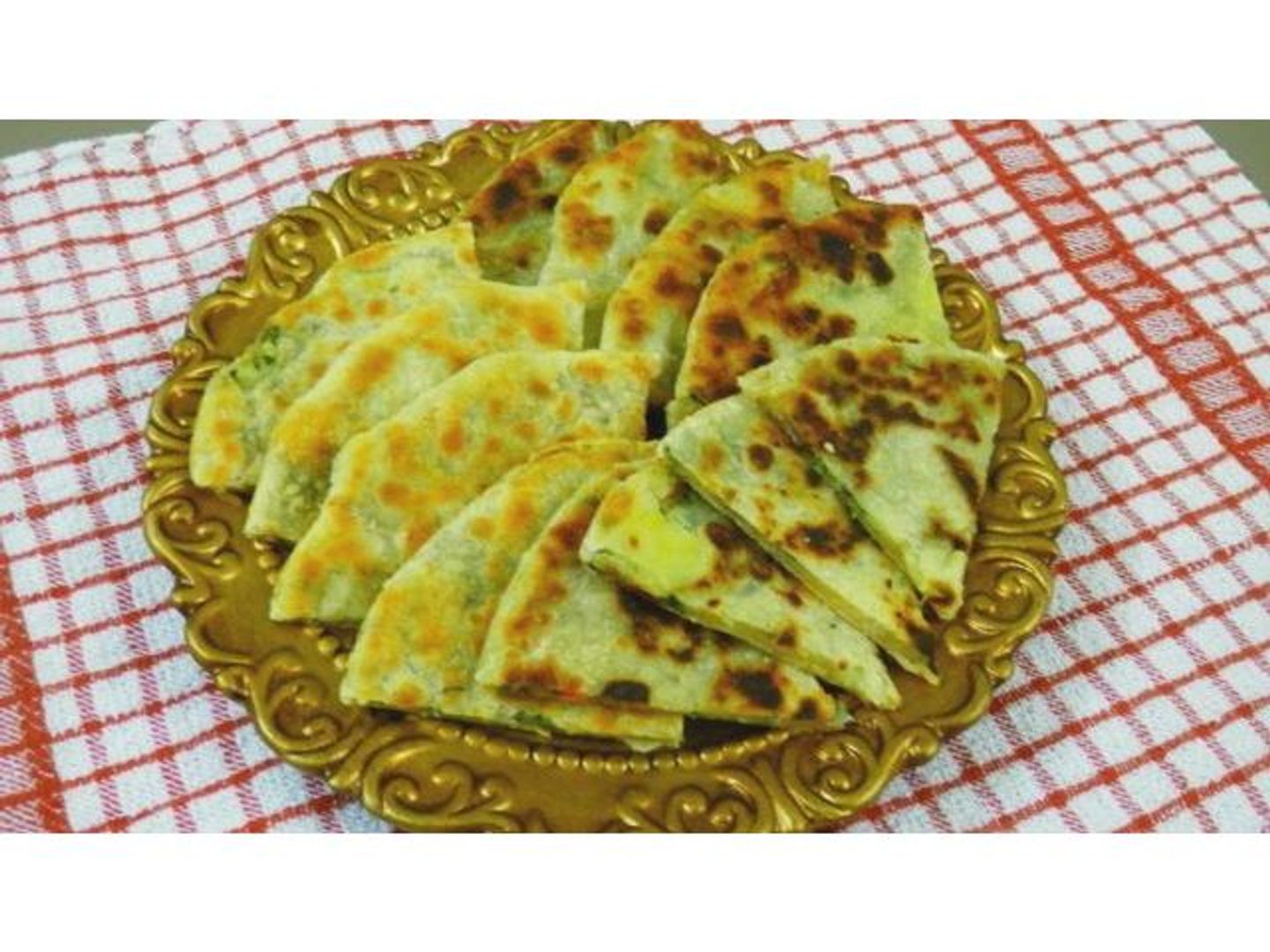 Kulcha With Onion And Cheese