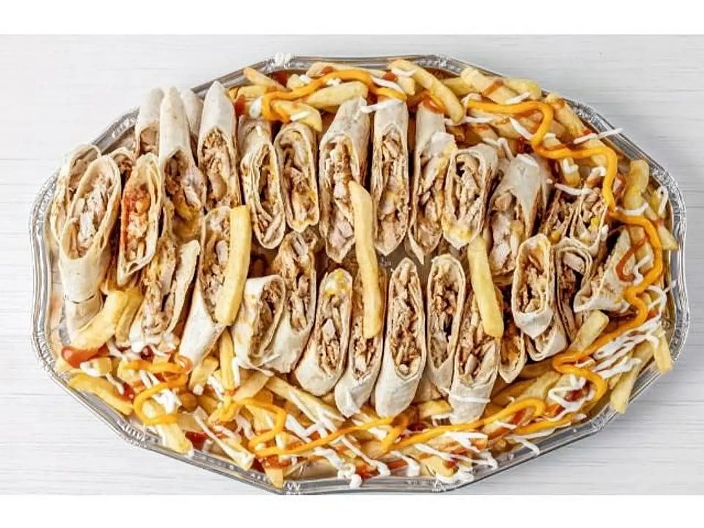 صحن عربي عائلي