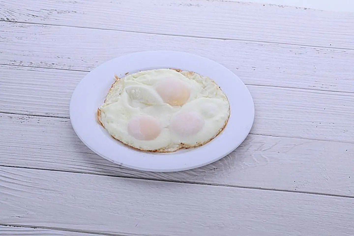 Sunny Side Up Eggs With Cheese
