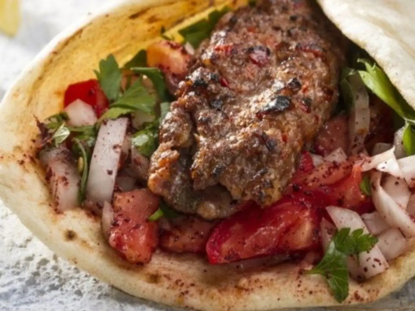 ساندوتش كبة على السيخ