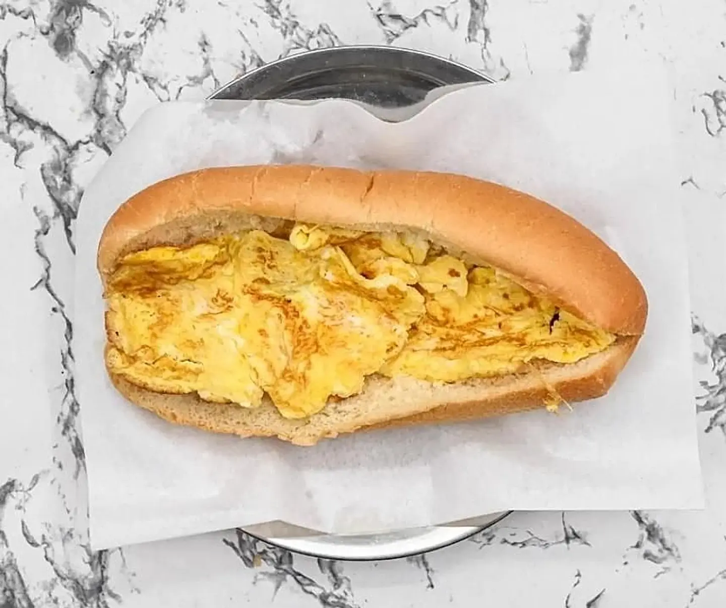 ساندوتش بيض سادة