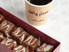 ميني وافل وقهوة