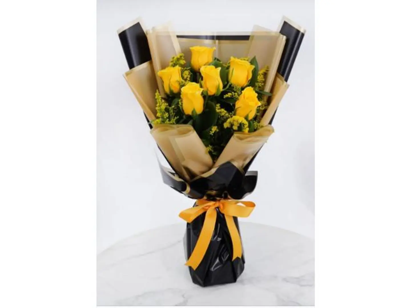 باقة ورد اصفر كناري
