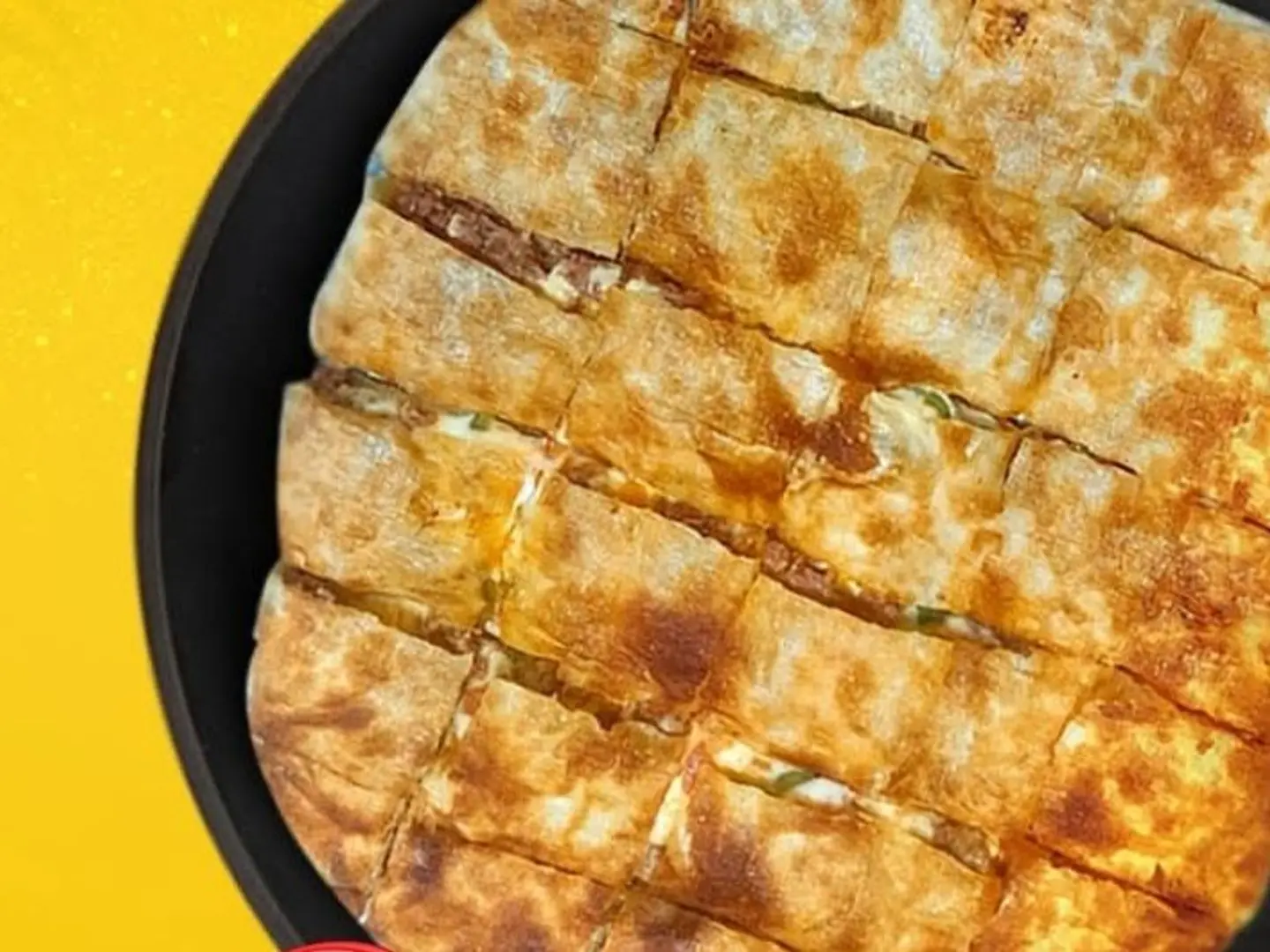 بيتزا شرقي مشكل اجبان حجم وسط