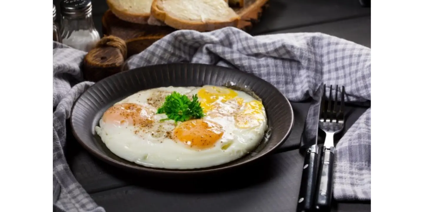 Sunny Side Eggs With Cheese