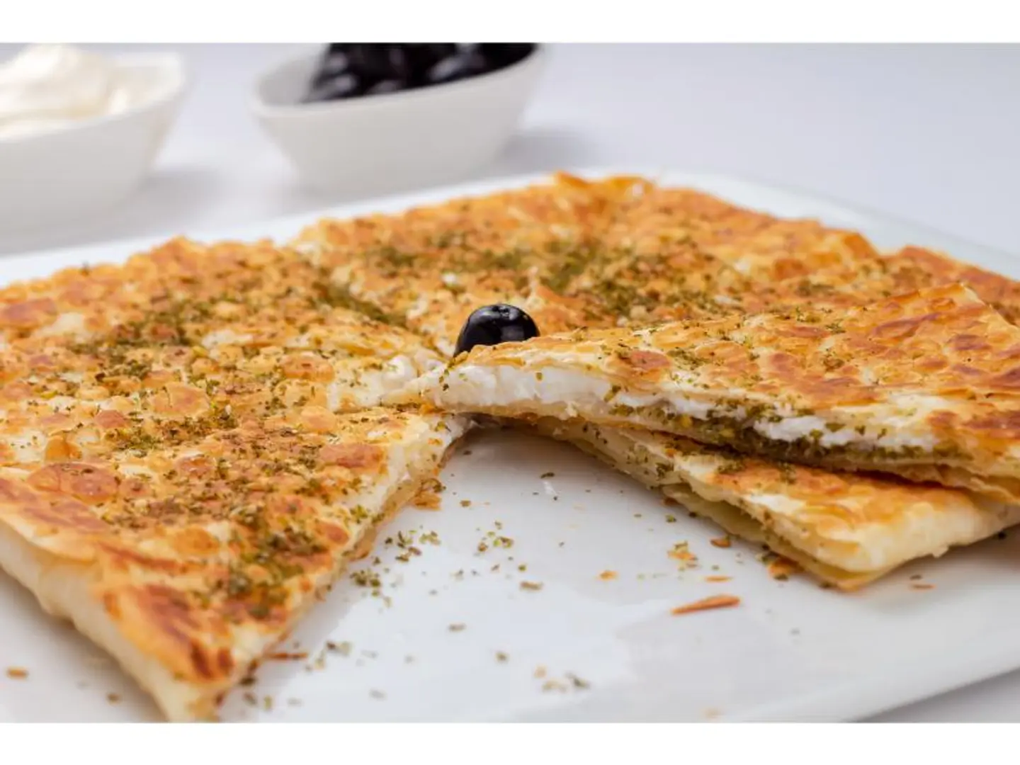 فطيرة اللبنة والزعتر