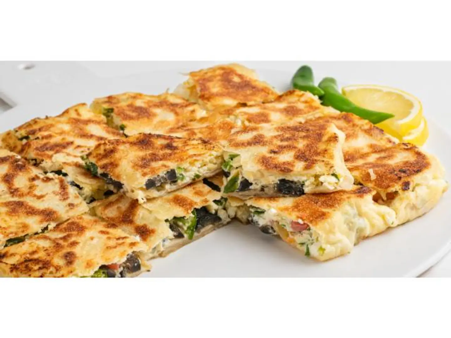 Cheddar Cheese With Olive Slices Mutabbak