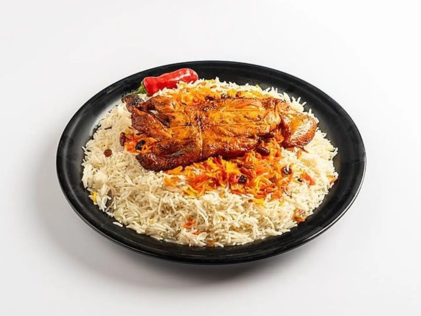 نص دجاج على الفحم مع رز بشاور