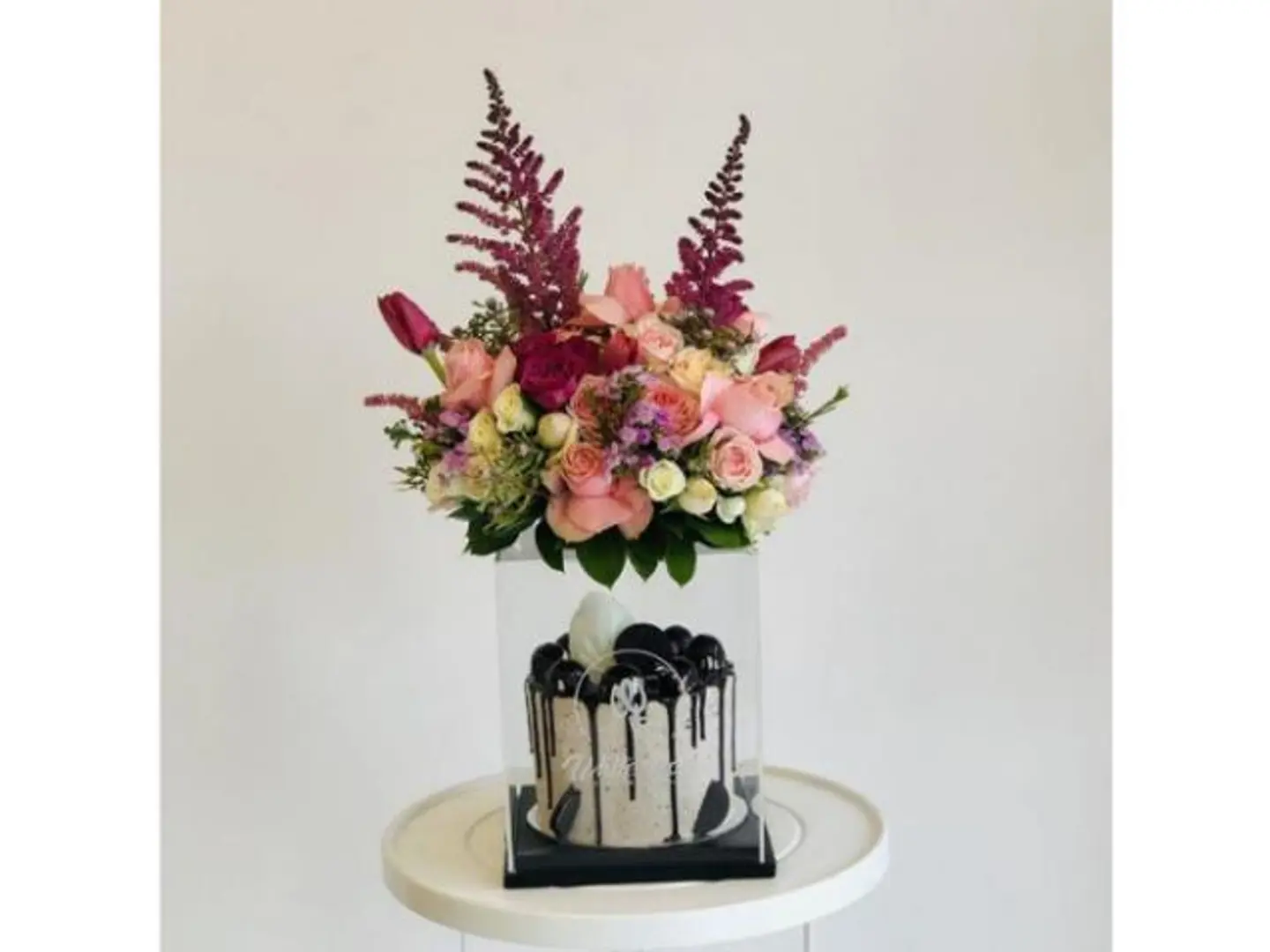 A Luxurious Celebration With Cake