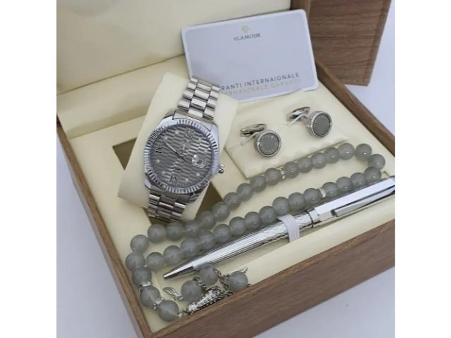 Luxury Men's Gift Set A Symbol Of Heritage And Excellence20