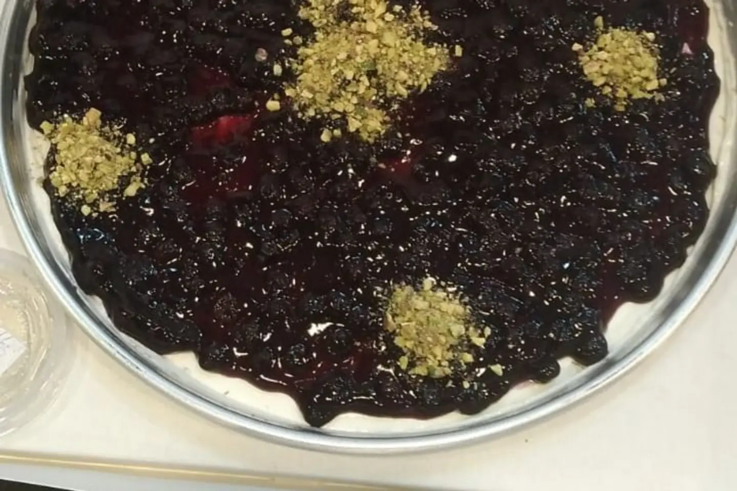 بوكس كنافه التوت البرى