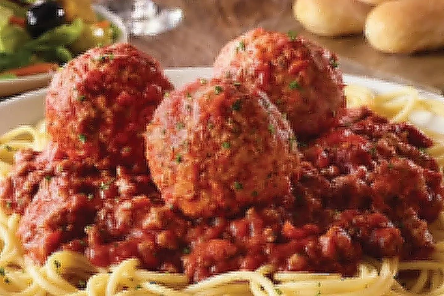 عشاء سباغيتي مع كرات اللحم