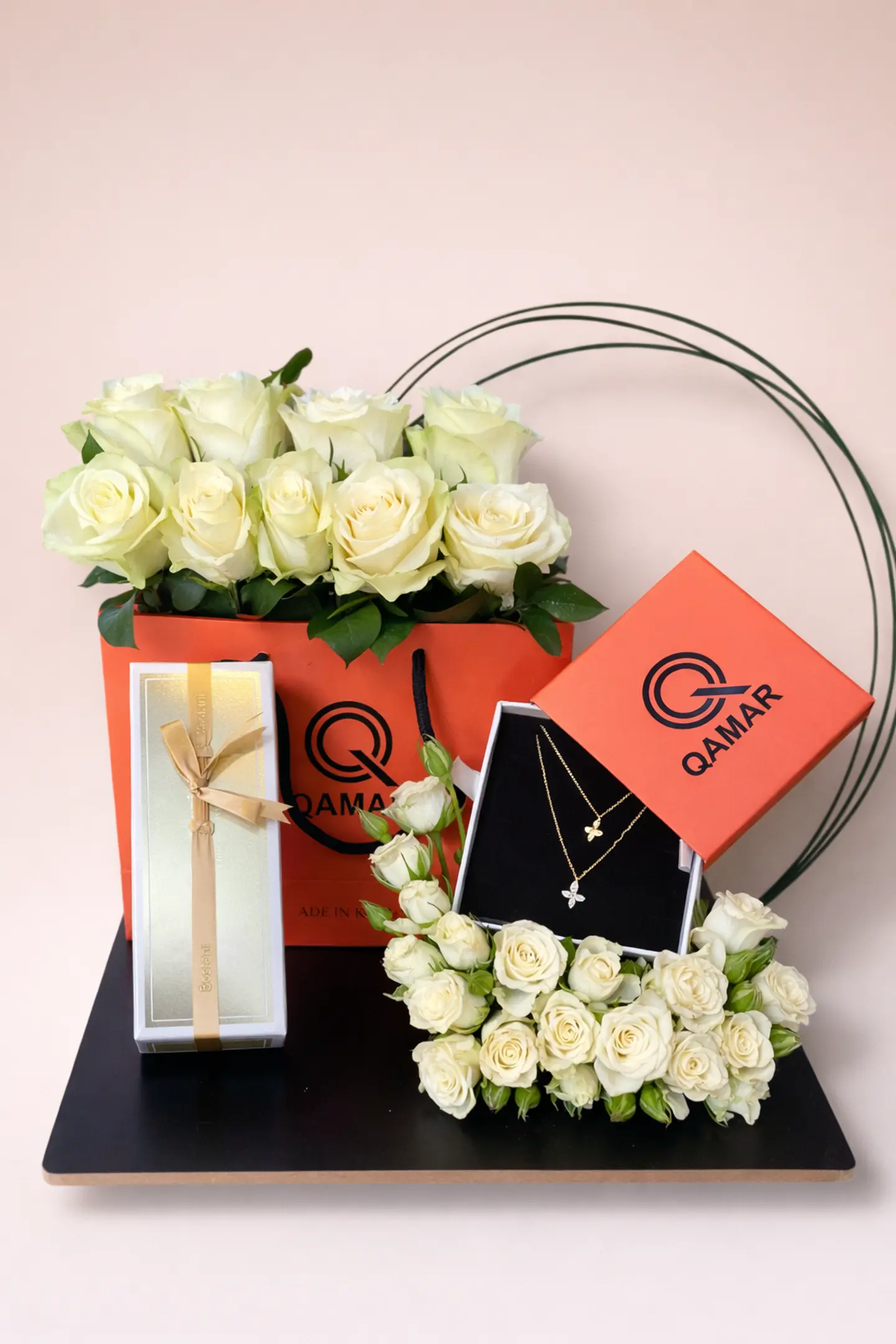 Necklace Arrangement With Roses 7